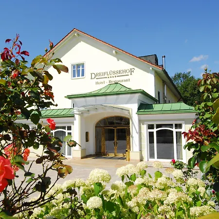 Dreifluessehof Hotel 4*