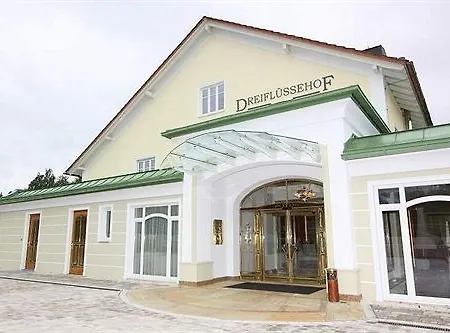 Hotel Dreifluessehof